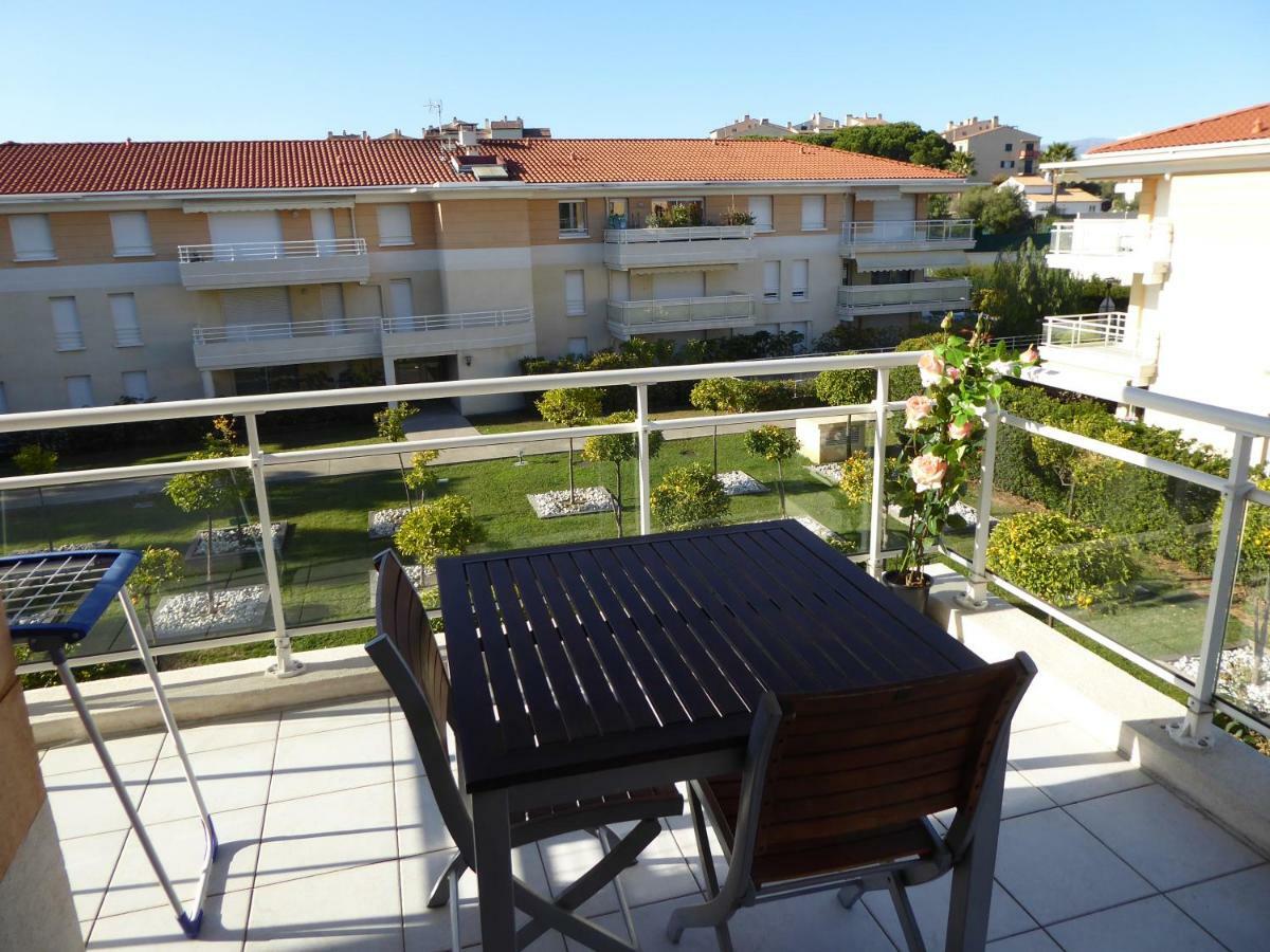 דירות Les Jardins D'אנטיב מראה חיצוני תמונה
